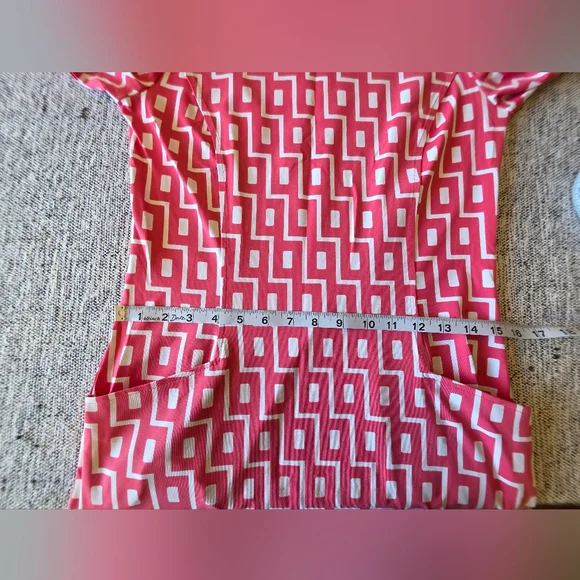 J. McLaughlin Pink and White Geometric Shift - Picture 8 of 8